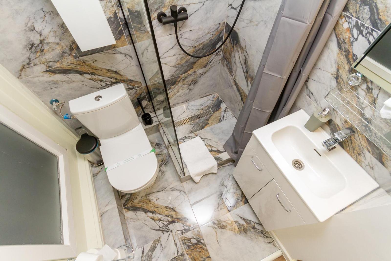 Elisabeth Nest W 2br And Ac By Nw *