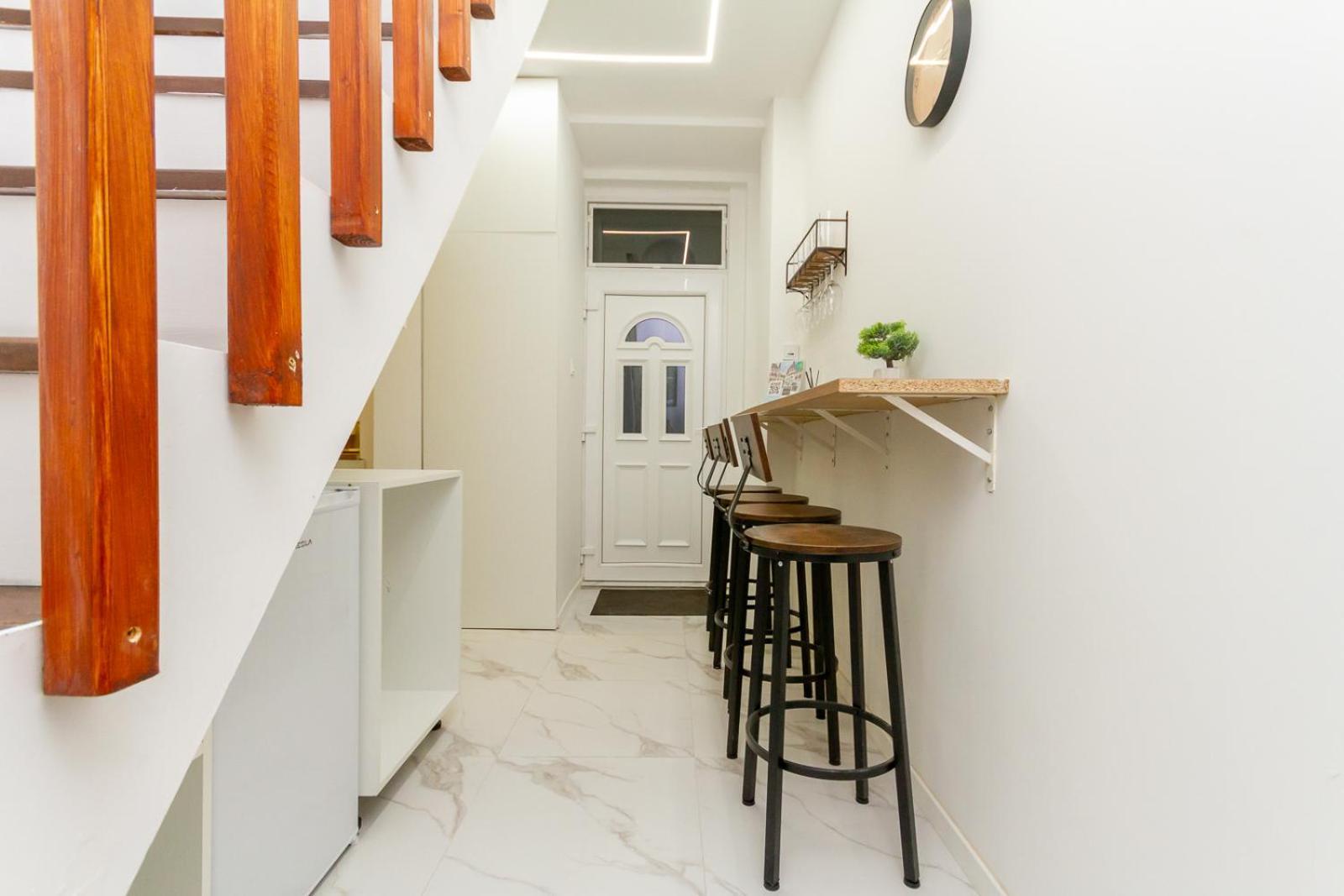 Elisabeth Nest W 2br And Ac By Nw *